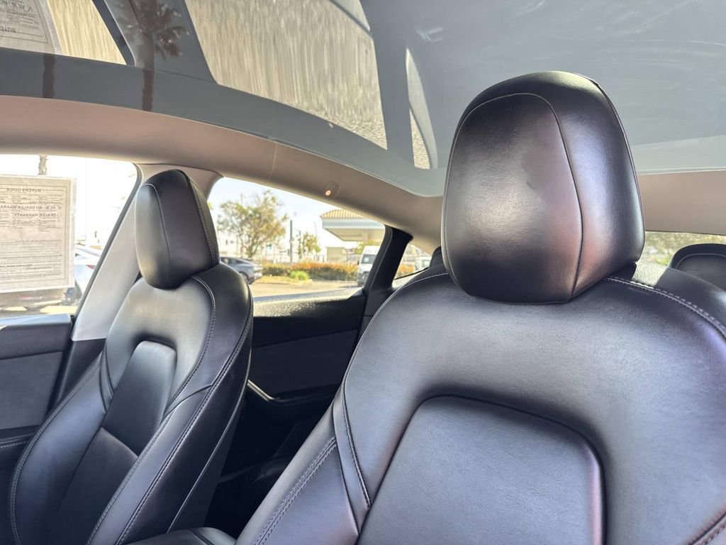 Used 2022 Tesla Model Y Long Range image 21
