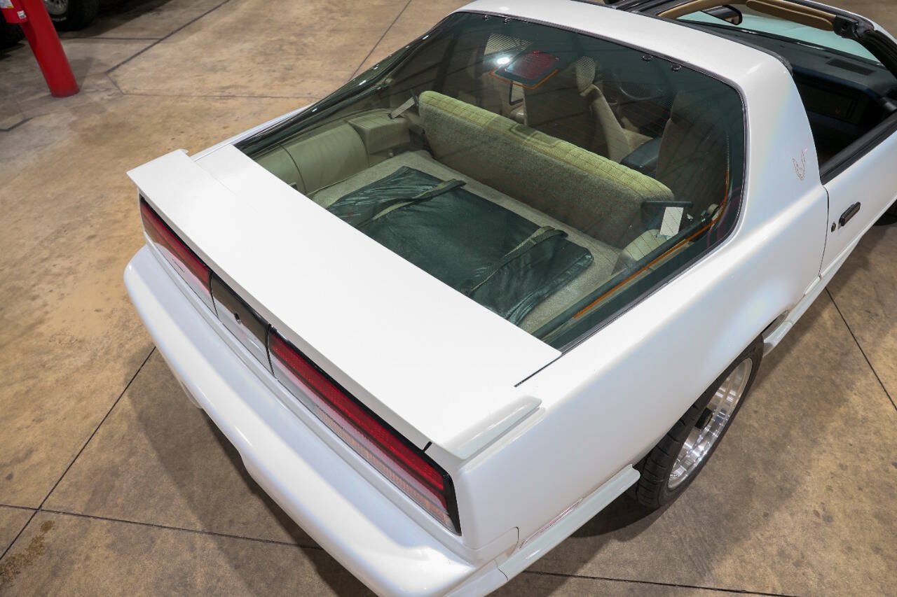 Used 1992 Pontiac Firebird Formula RWD image 21