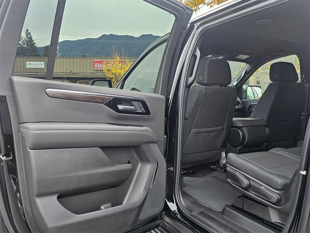 New 2026 Chevrolet Suburban LS image 18