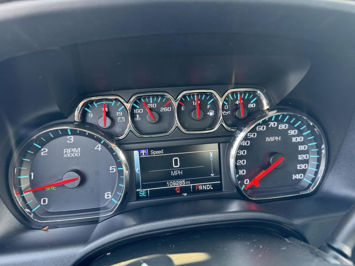 Used 2018 Chevrolet Silverado 1500 LT w/ Trailering Package AWD/4WD image 29