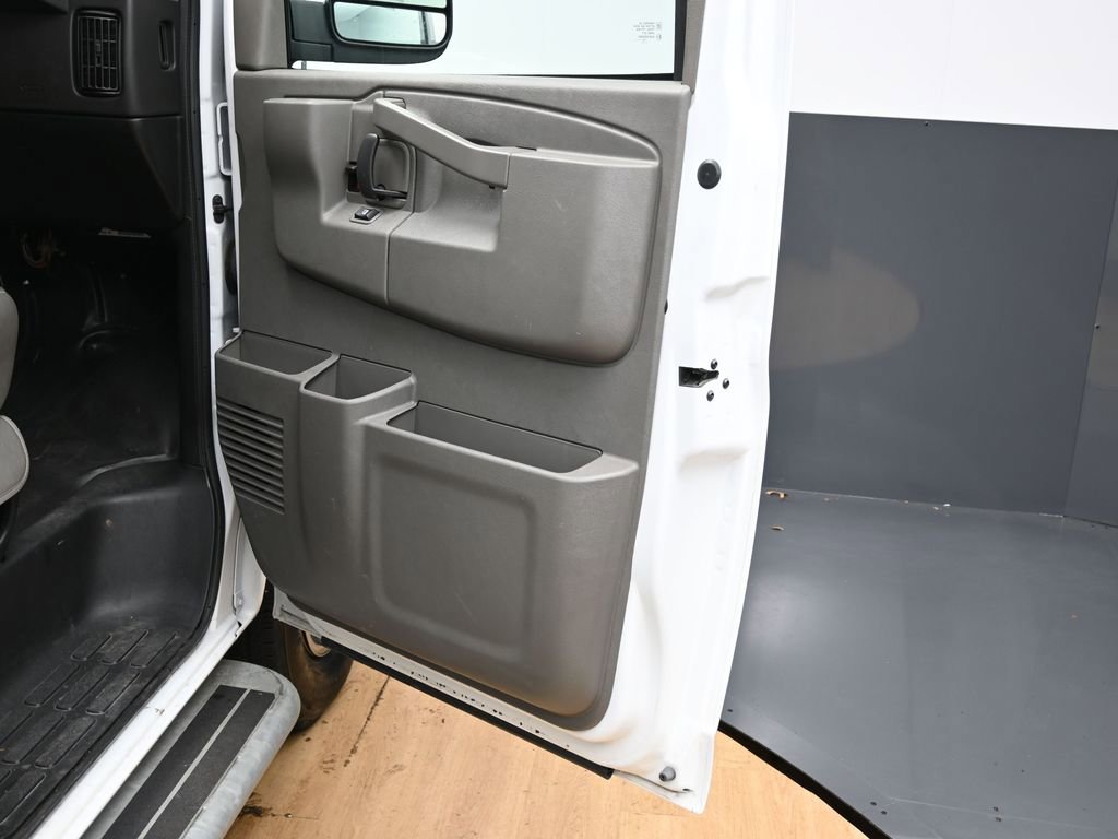 Used 2024 Chevrolet Express 2500 w/ Driver Convenience Package image 33