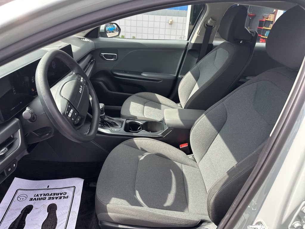 Used 2025 Kia K4 LXS image 16