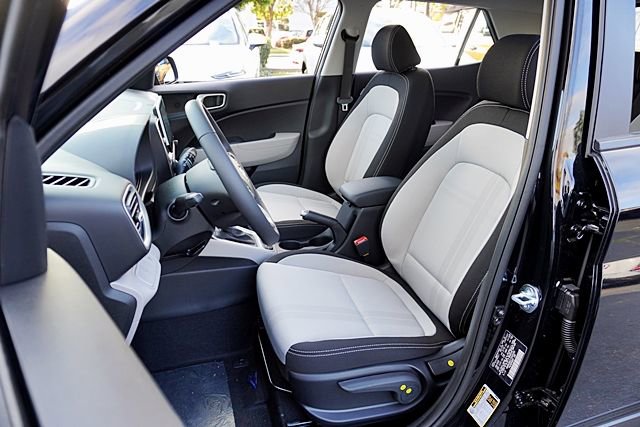 New 2026 Hyundai Venue SEL FWD image 18