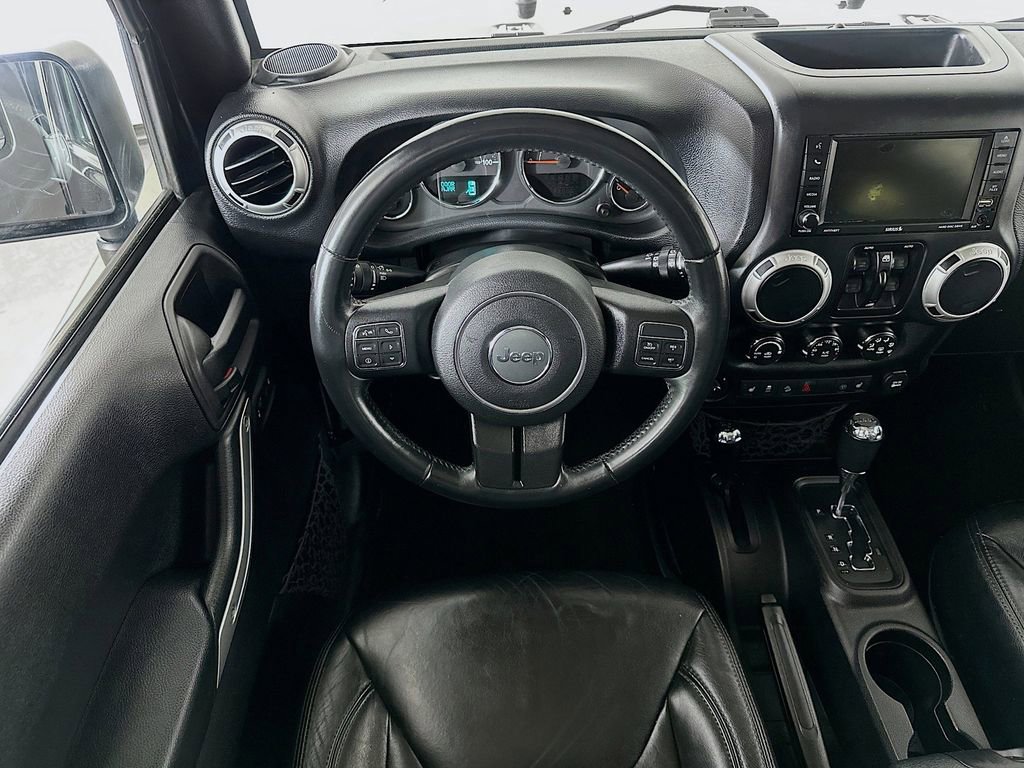 Used 2016 Jeep Wrangler Unlimited Sahara w/ Connectivity Group image 4