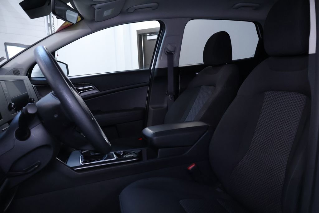 Used 2024 Kia Sportage LX image 13