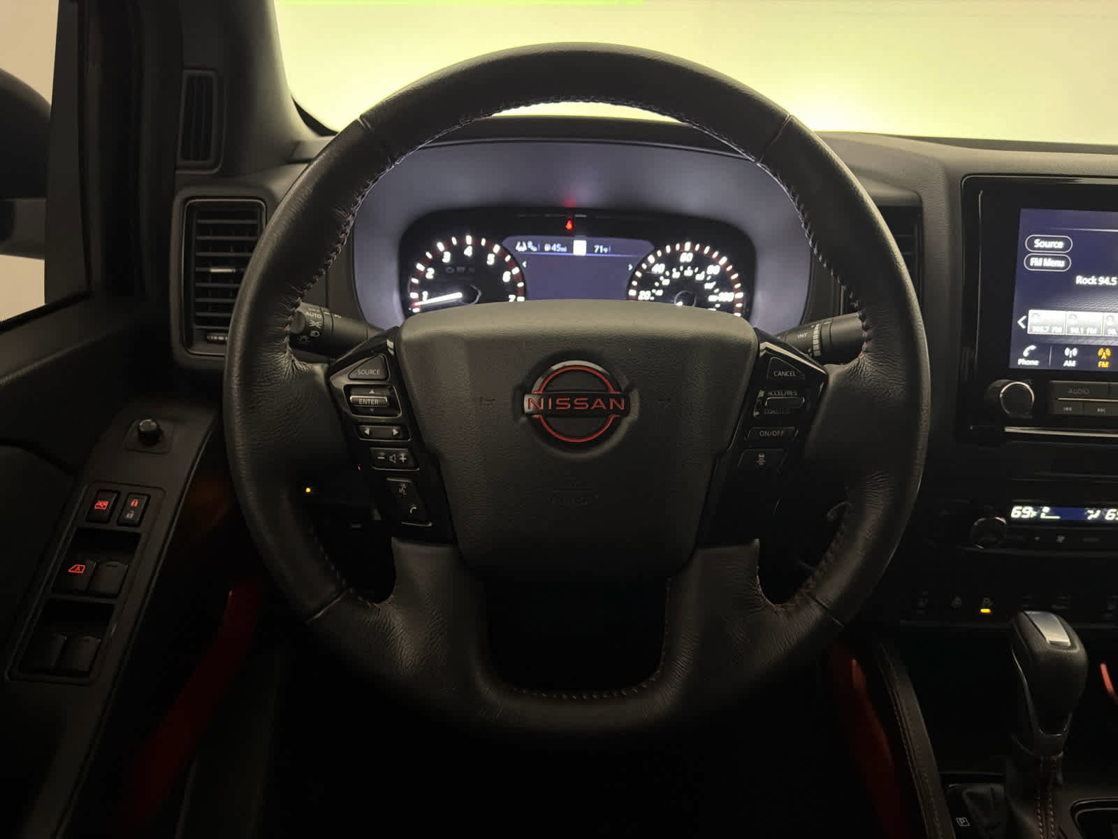 Used 2023 Nissan Frontier PRO-4X w/ Pro Convenience Package image 16