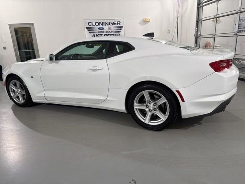 Used 2019 Chevrolet Camaro LT image 8