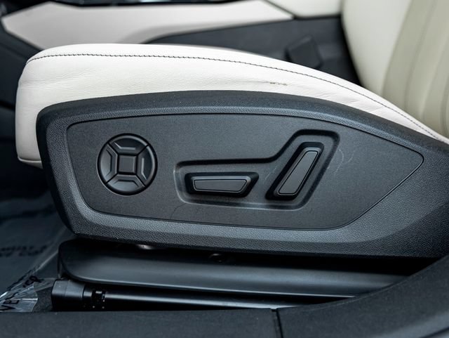 Used 2025 Audi A6 e-tron Premium Plus w/ Premium Plus RWD image 17