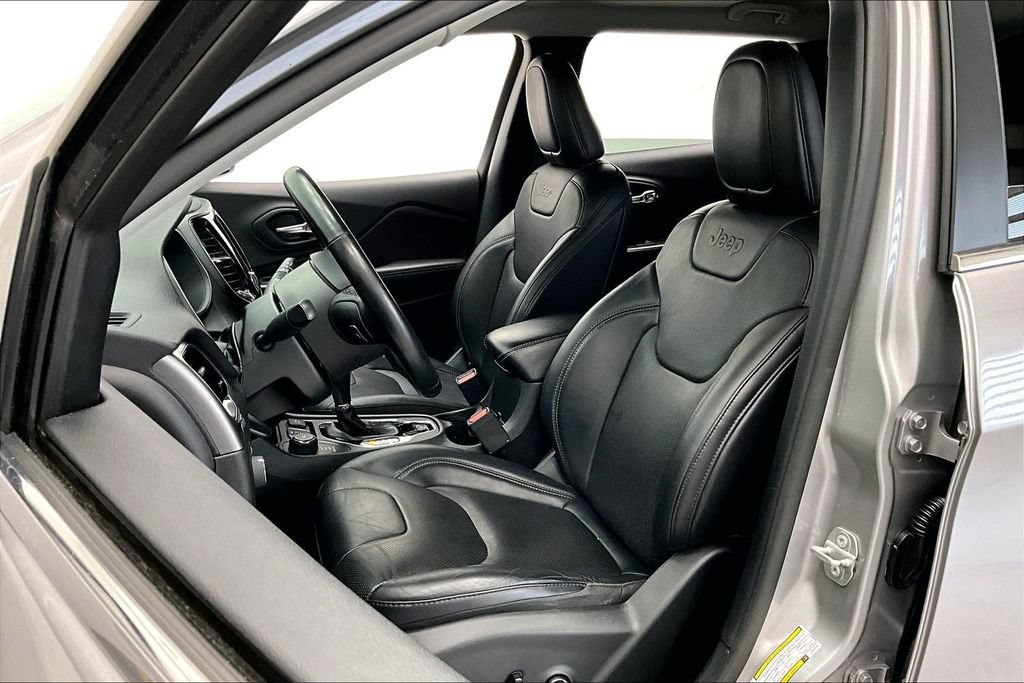 Used 2020 Jeep Cherokee Limited AWD/4WD image 24