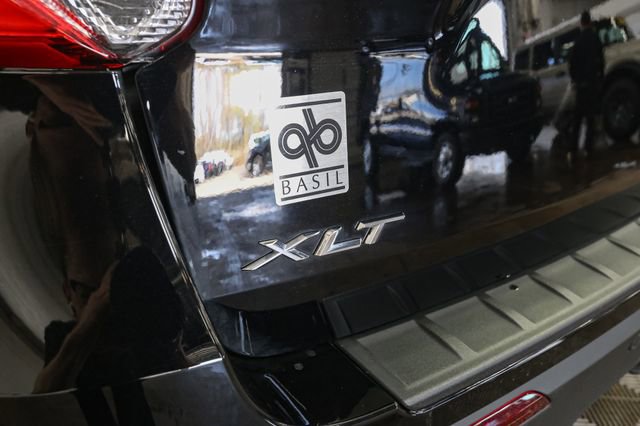 Used 2023 Ford Explorer XLT w/ Equipment Group 202A image 9