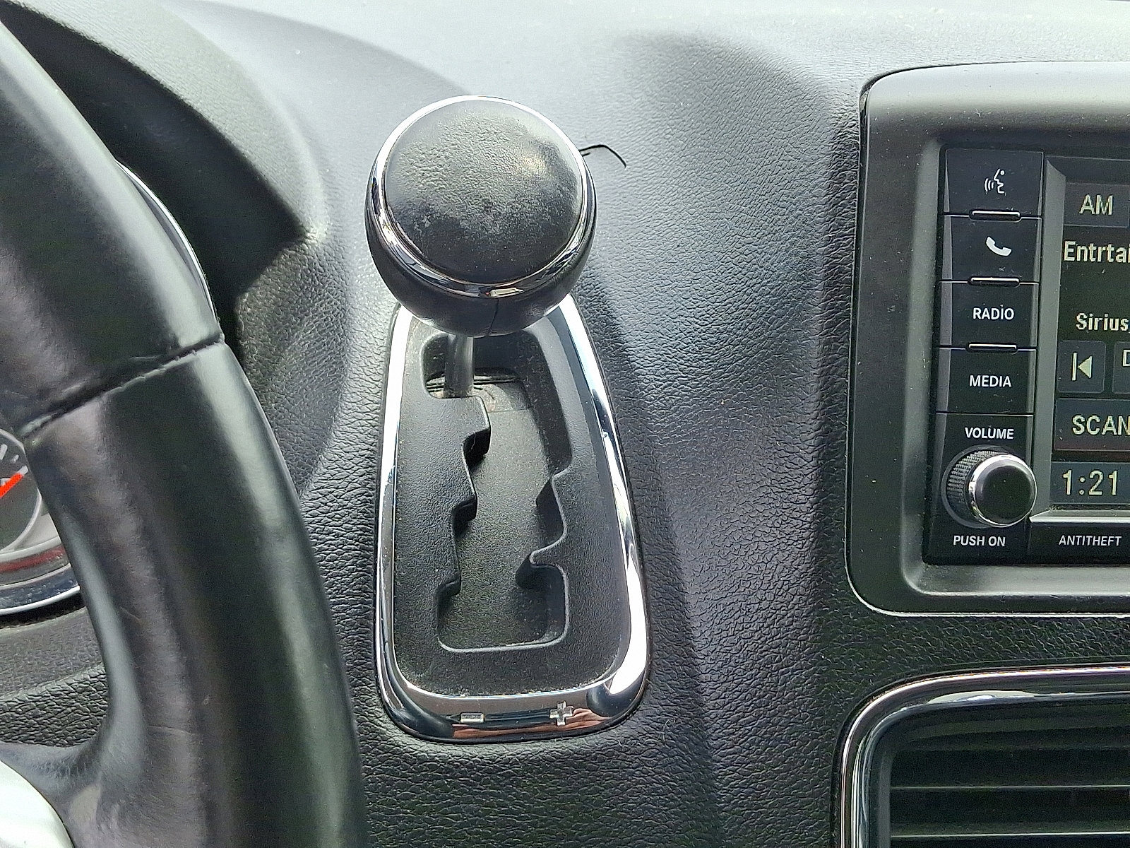 Used 2013 Dodge Grand Caravan Crew w/ Entertainment Group 1 image 17