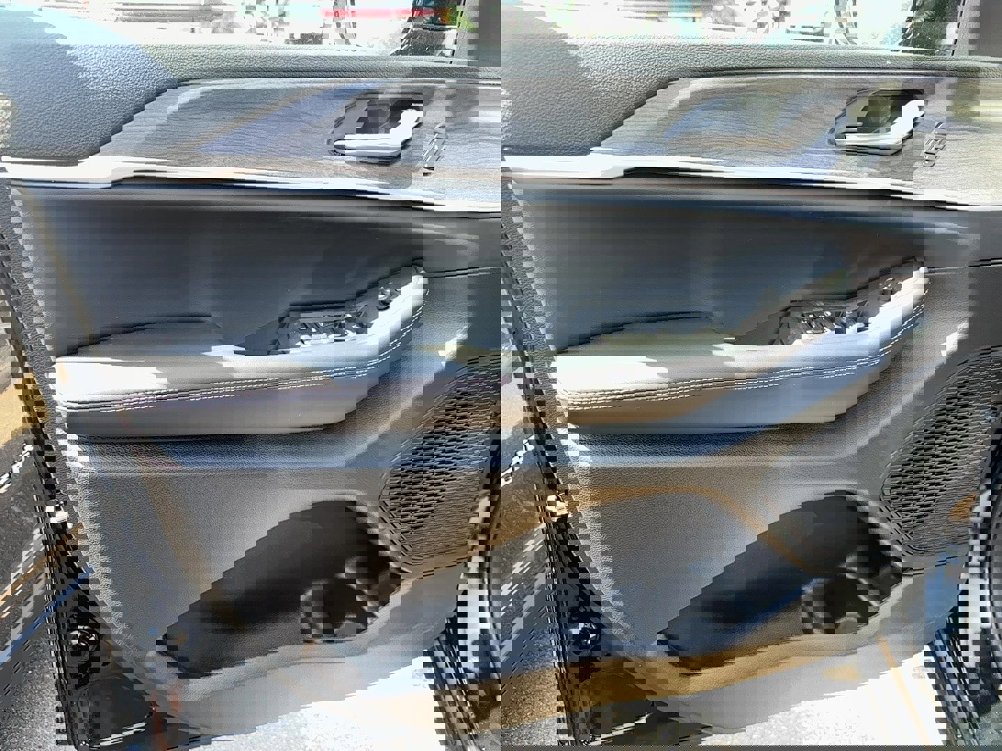 New 2025 Jeep Grand Cherokee Limited w/ Luxury Tech Group II image 7