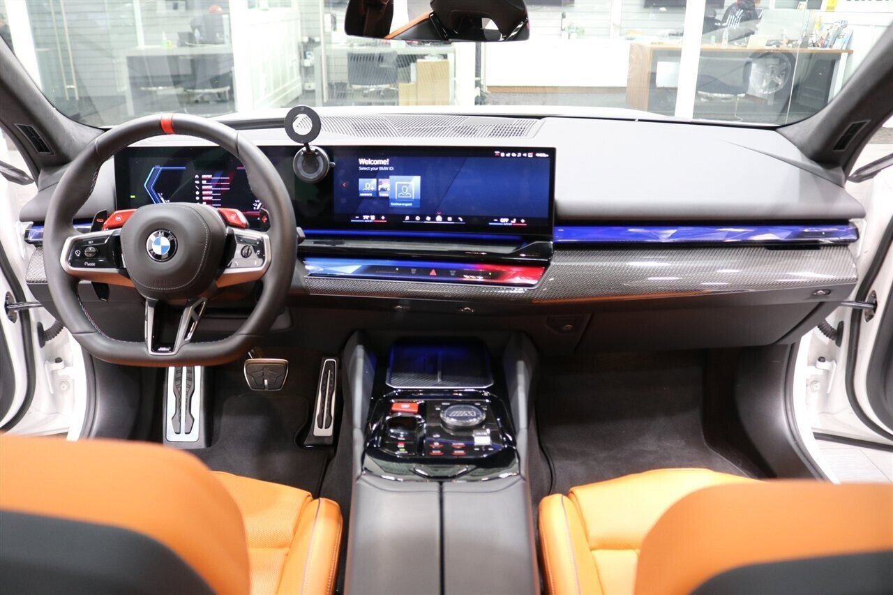 Used 2025 BMW M5 Touring w/ M Driver's Package image 23