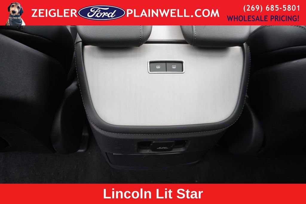 Used 2025 Lincoln Navigator Reserve w/ Jet Appearance Package image 21