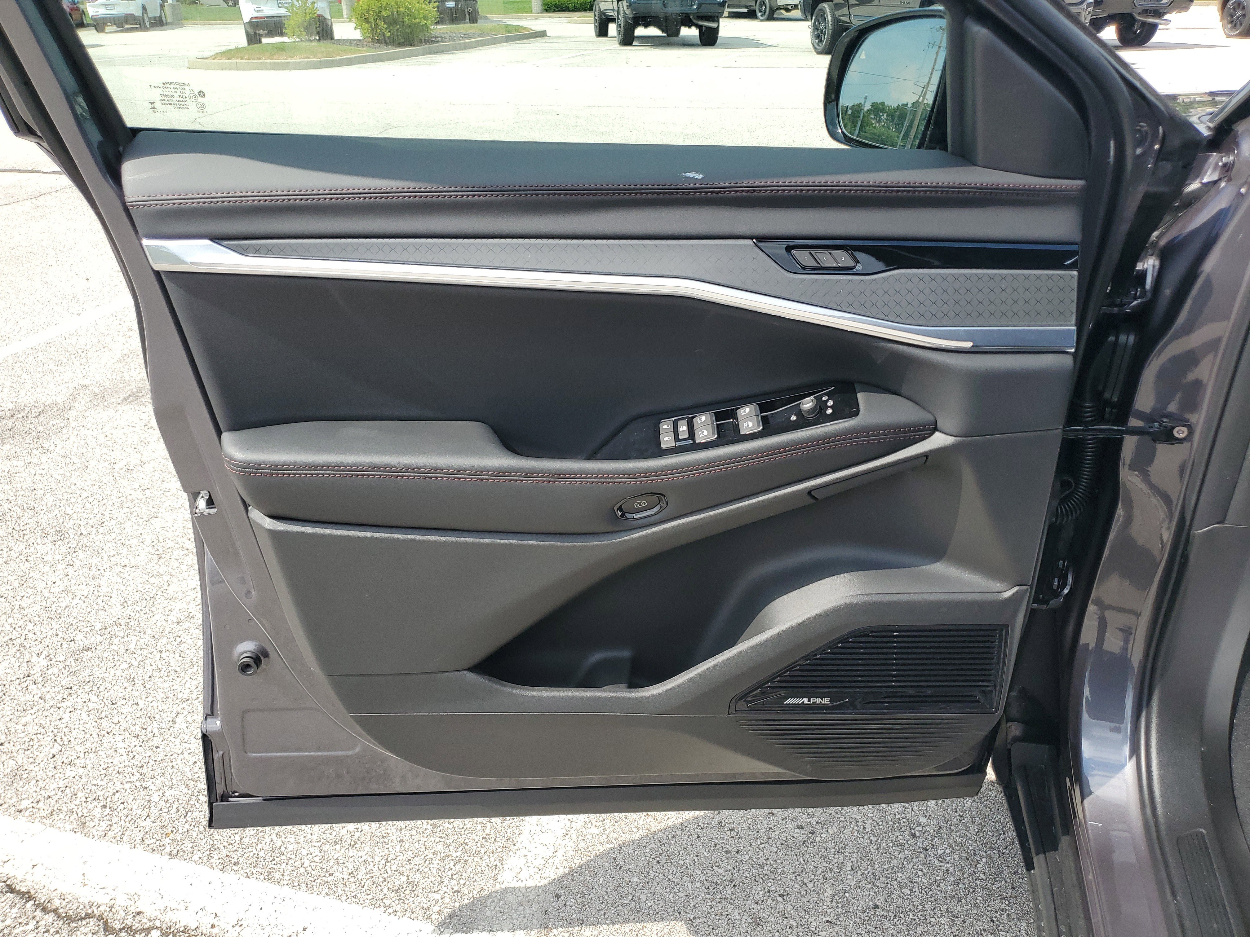 New 2025 Jeep Wagoneer S Limited image 13