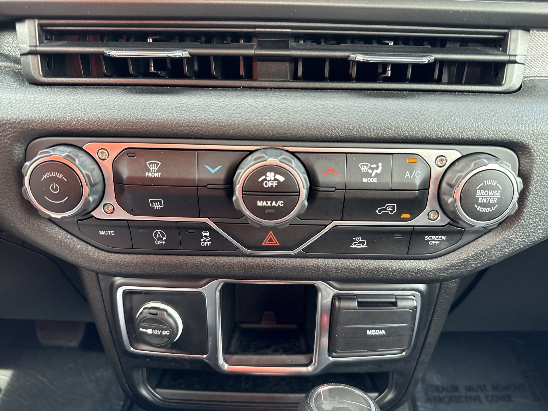 Used 2024 Jeep Wrangler Sport AWD/4WD image 16