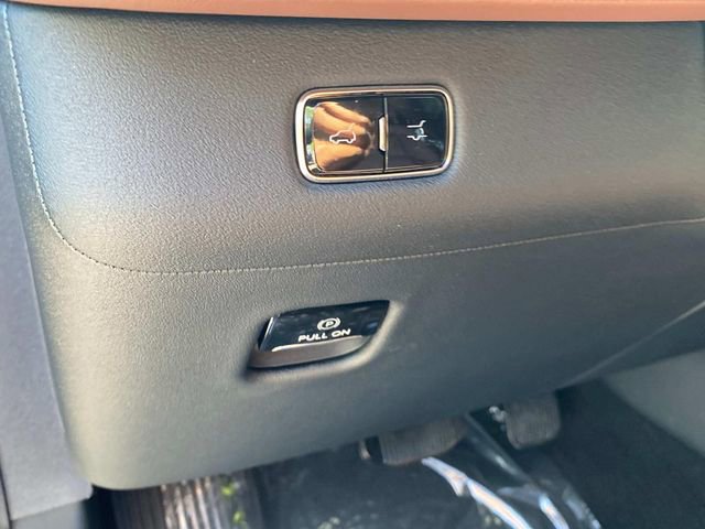 New 2026 Lincoln Navigator L Reserve AWD/4WD image 14