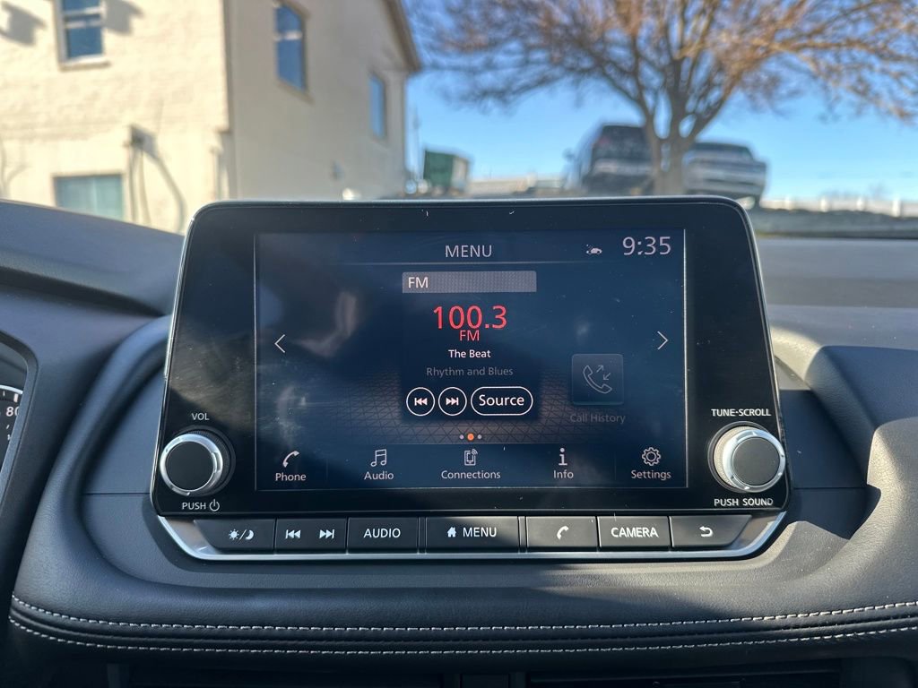 Used 2025 Nissan Rogue SV image 45