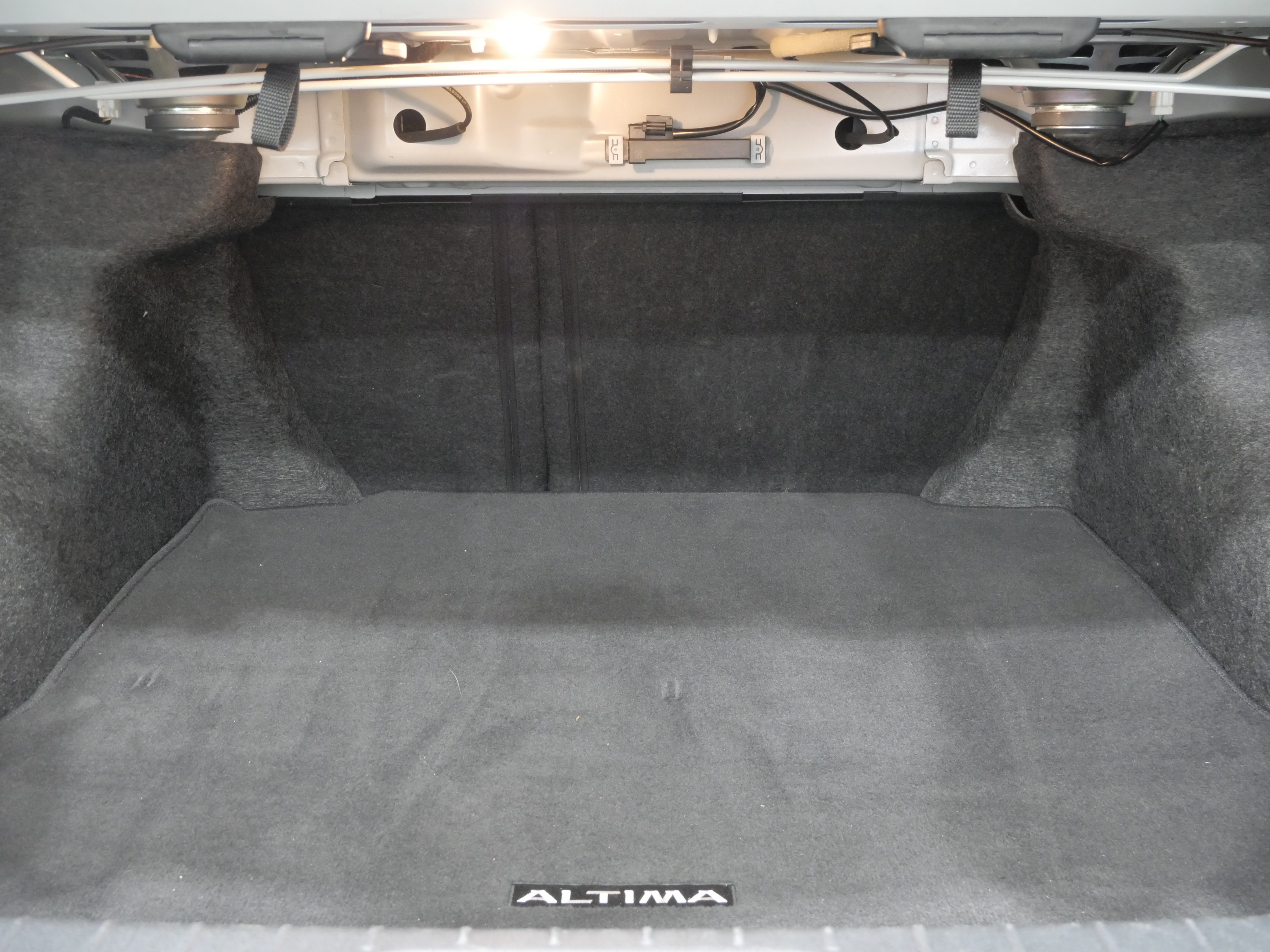 Used 2024 Nissan Altima 2.5 SV FWD image 24
