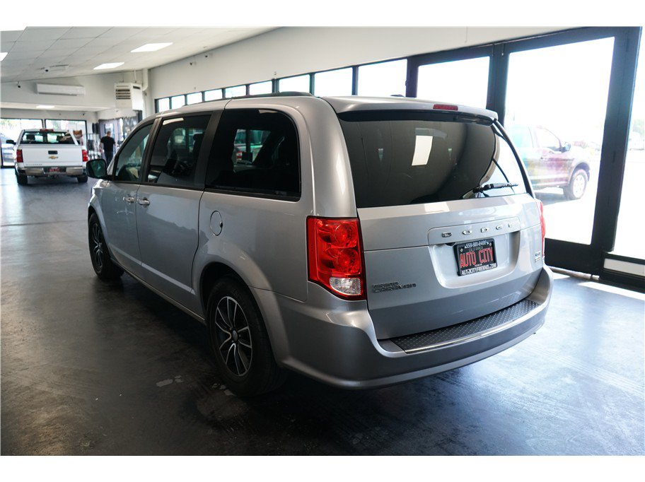 Used 2018 Dodge Grand Caravan GT FWD image 5