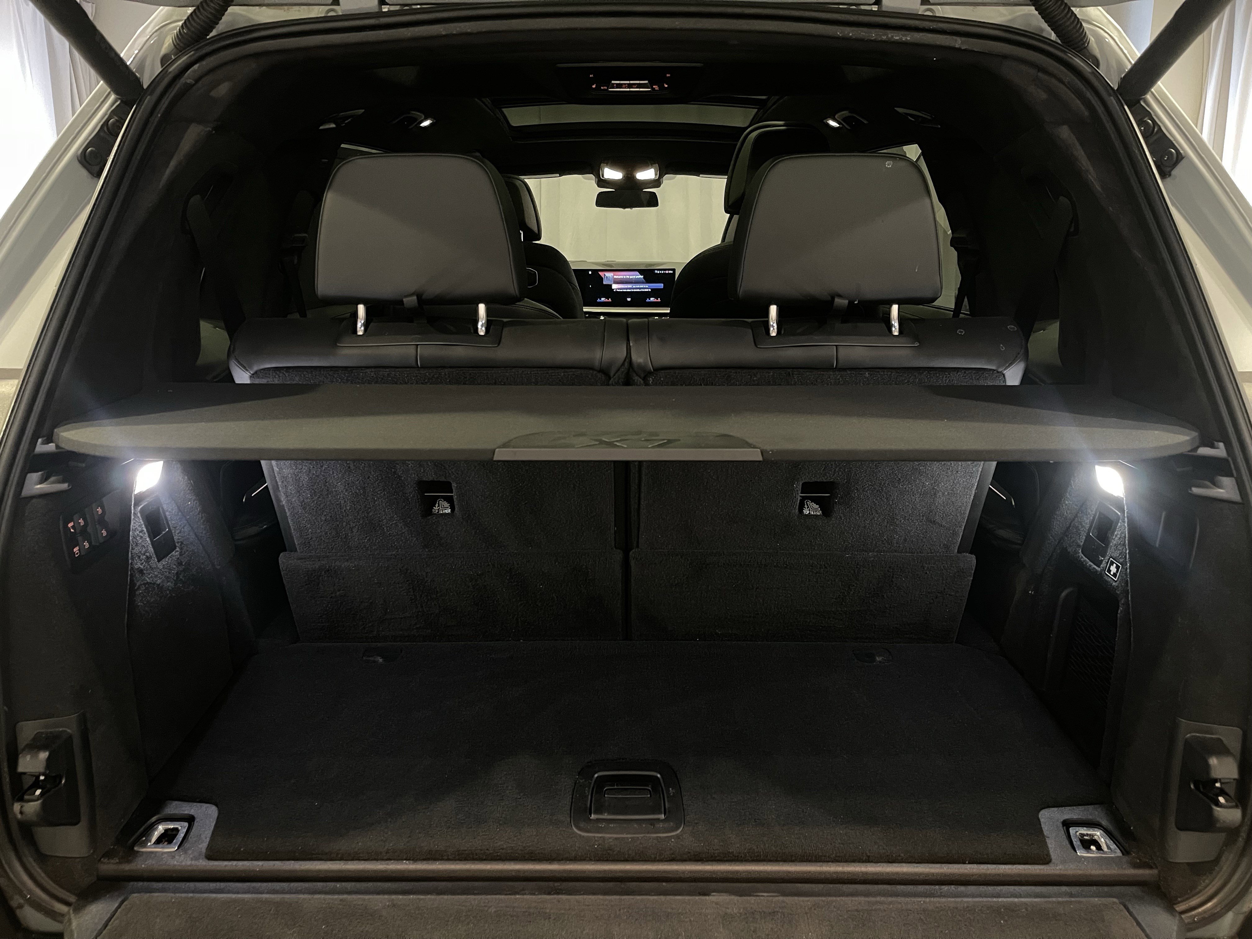 Used 2023 BMW X7 xDrive40i w/ M Sport Package image 28