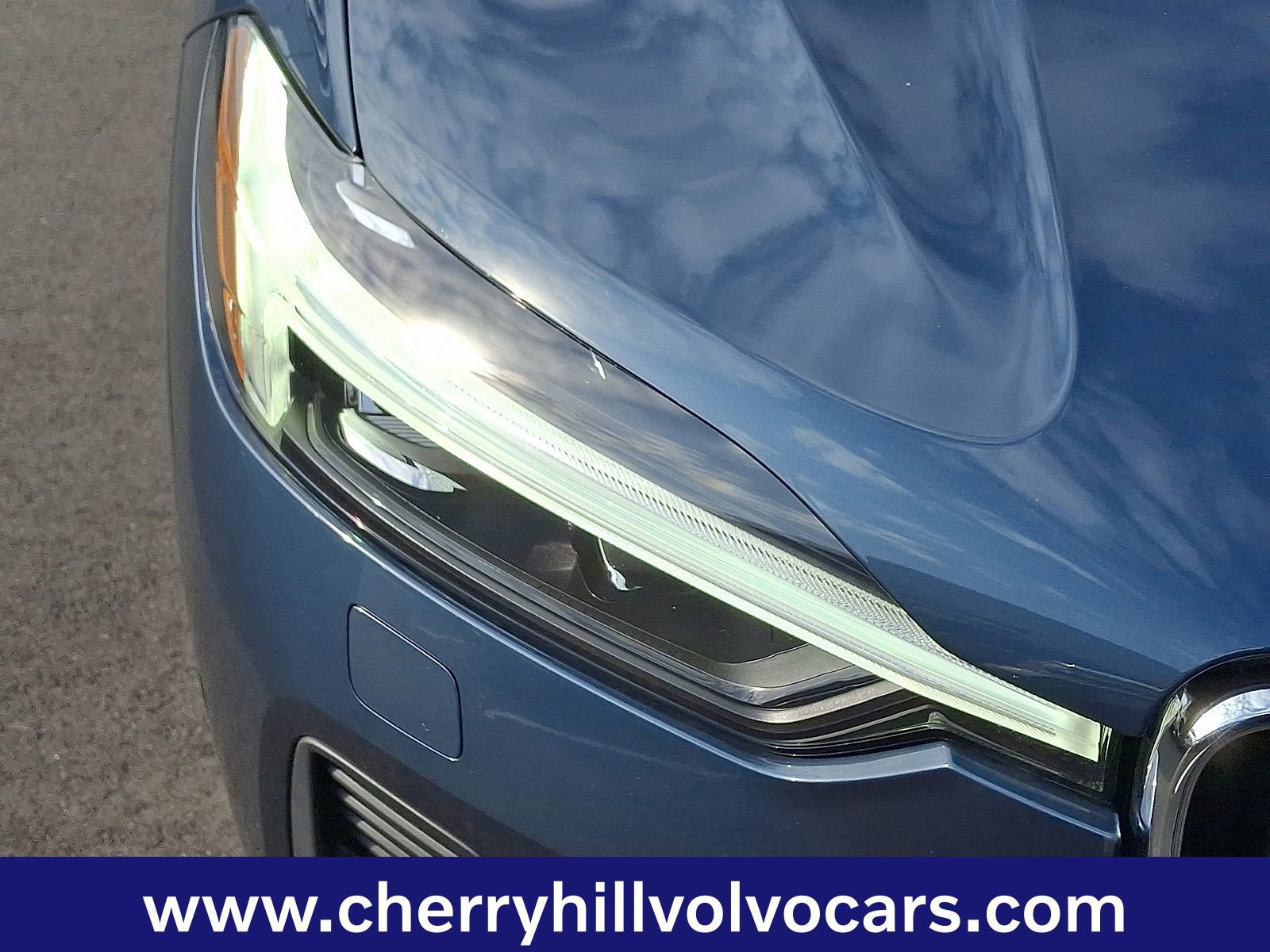 Certified 2023 Volvo XC60 B5 Plus image 10