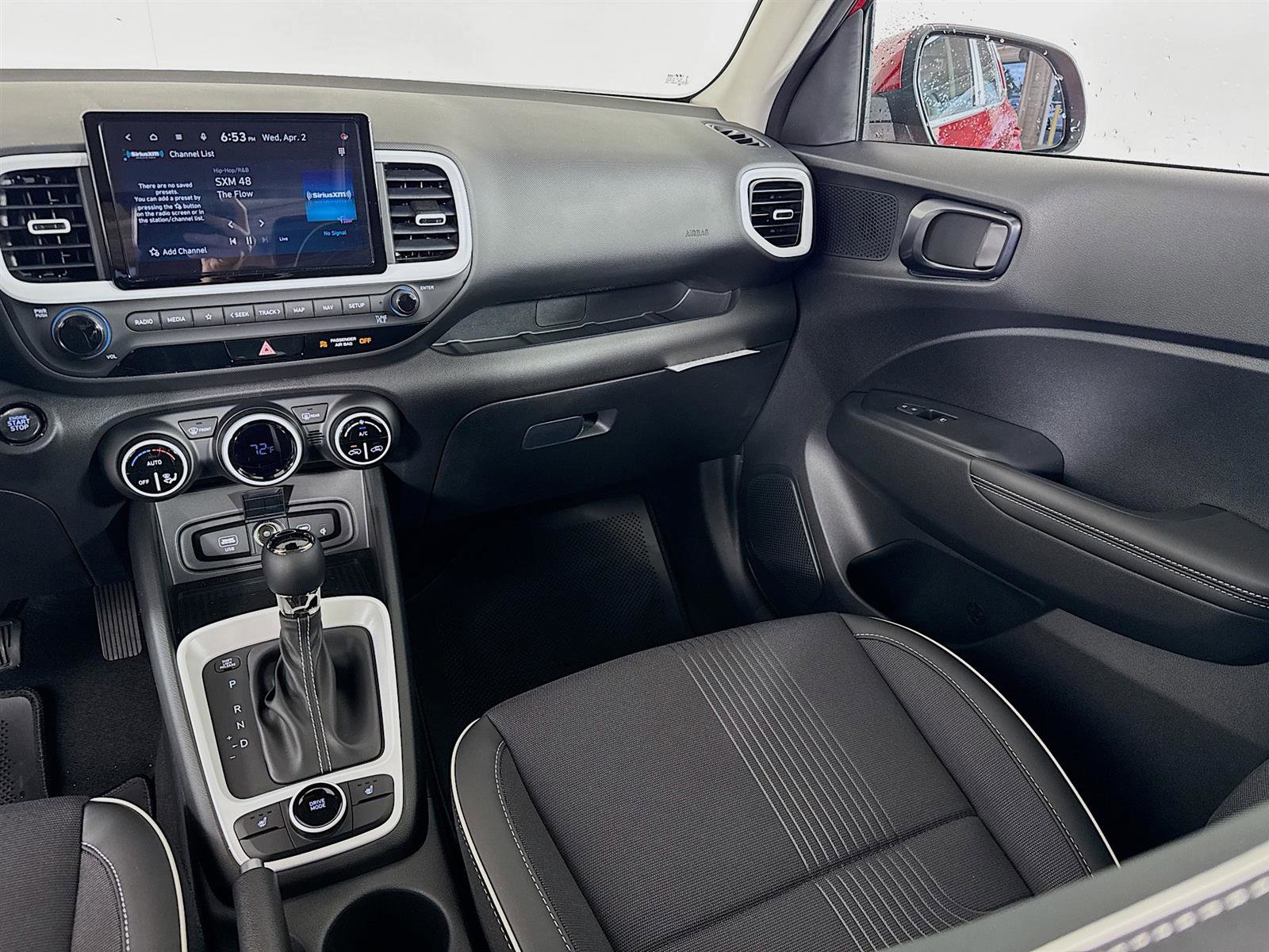 New 2025 Hyundai Venue Limited image 24