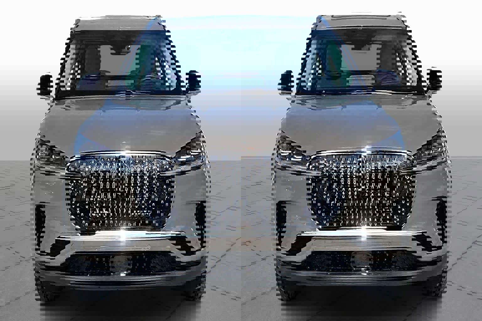 Used 2025 Lincoln Aviator Reserve w/ Equipment Group 201A image 4