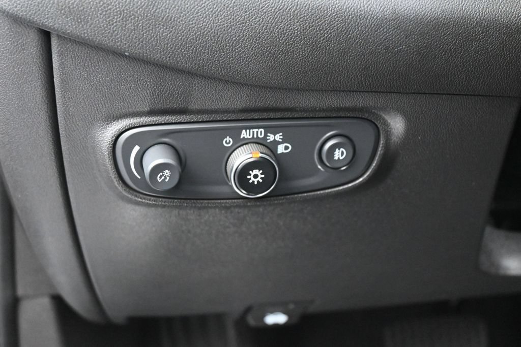 Used 2024 Chevrolet Equinox Premier w/ Redline Edition FWD image 17