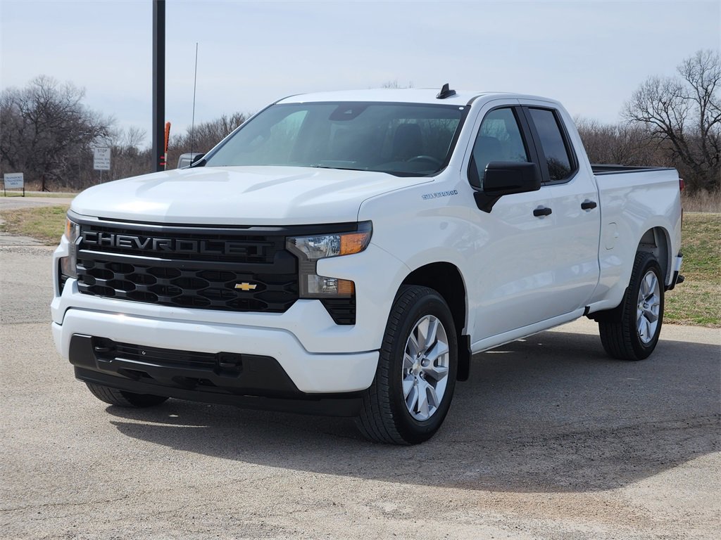 Used 2022 Chevrolet Silverado 1500 Custom image 3