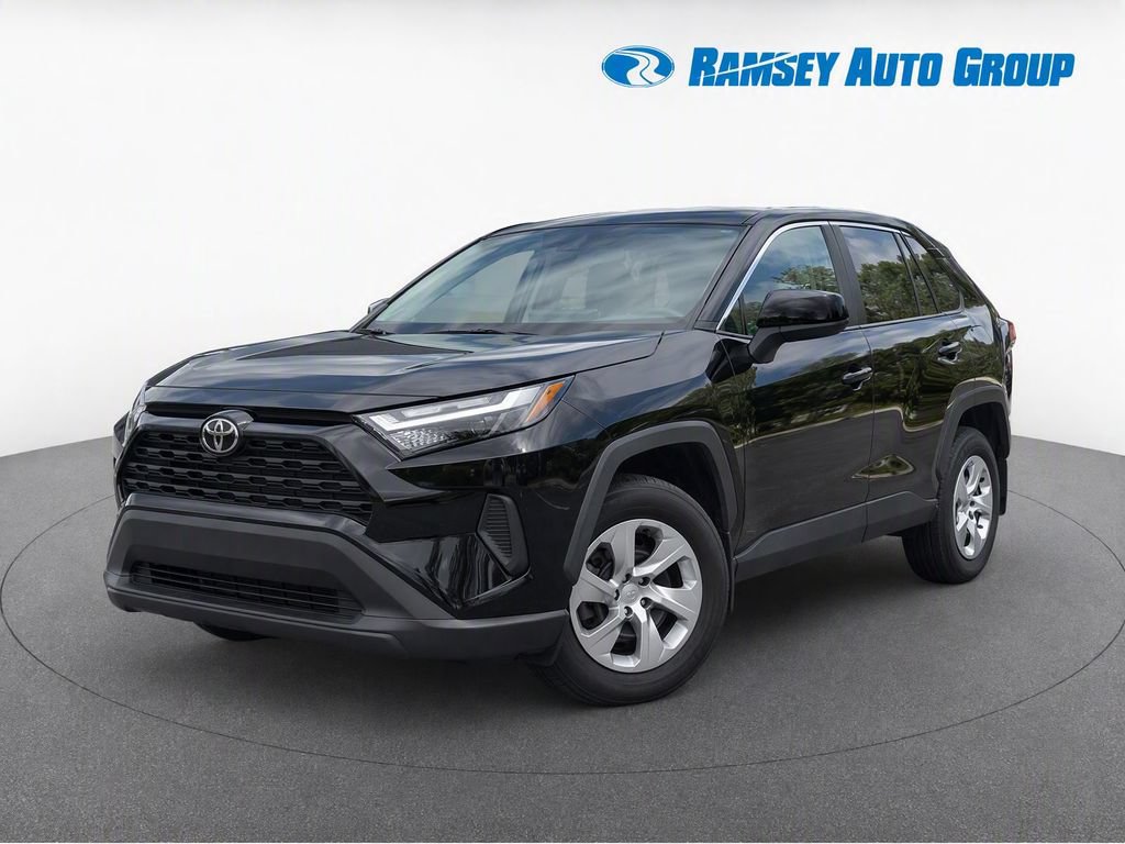 Used 2023 Toyota RAV4 LE AWD/4WD image 2