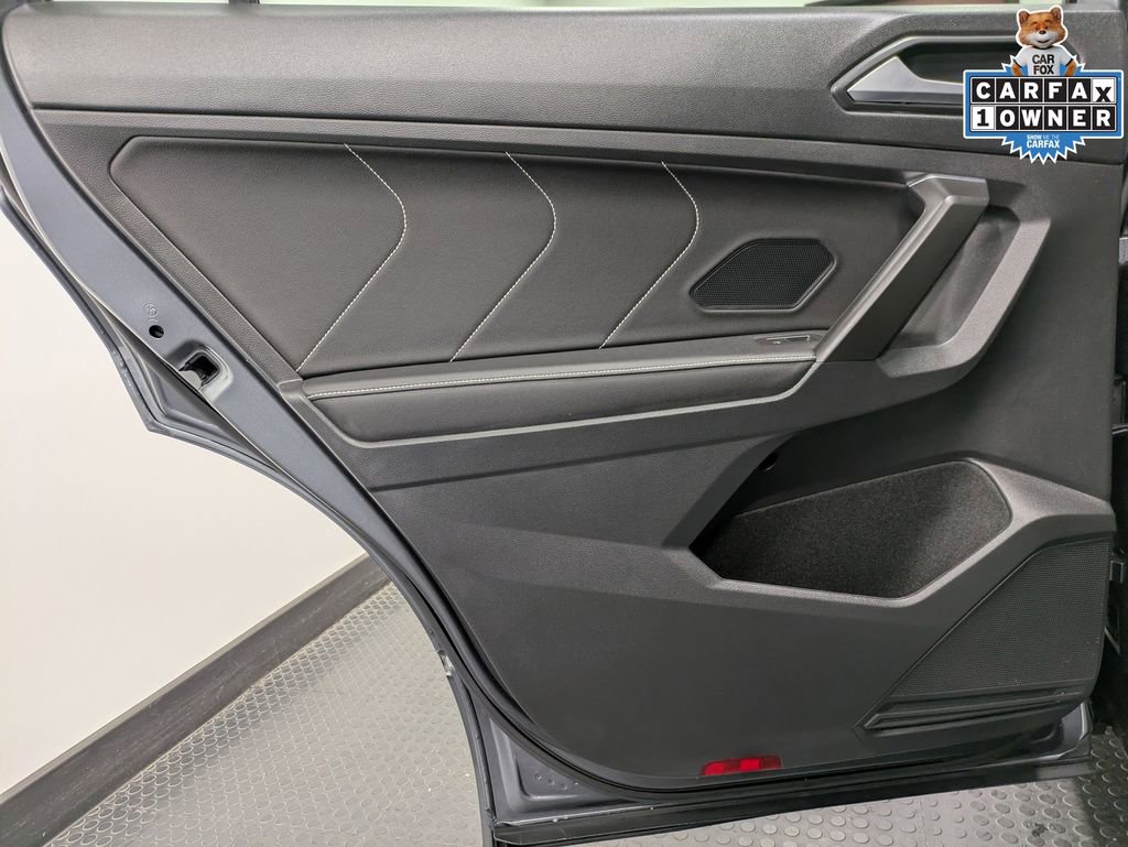 Used 2022 Volkswagen Tiguan SEL R-Line image 22