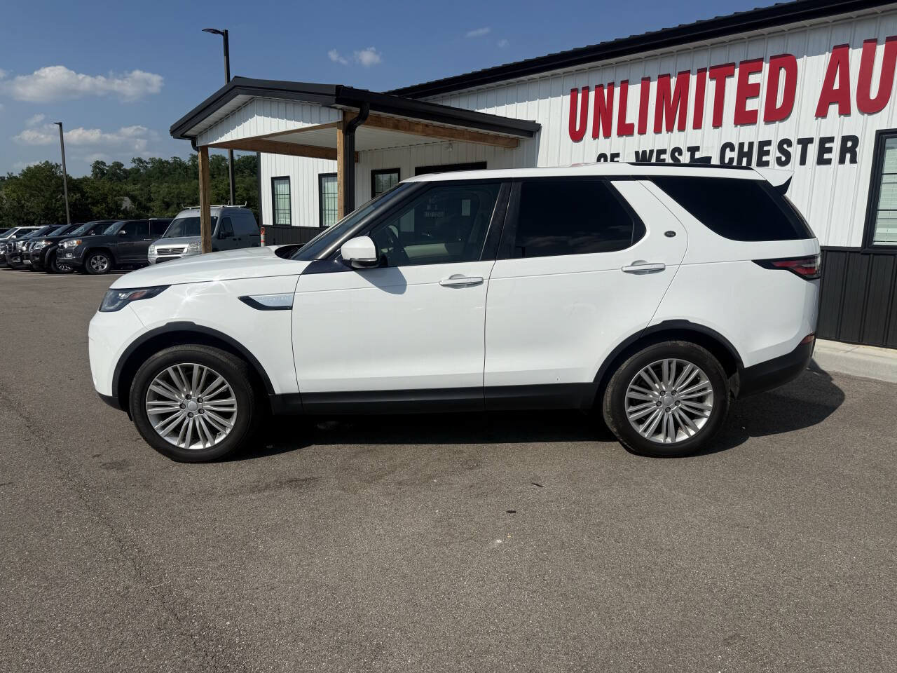 Used 2017 Land Rover Discovery HSE Luxury AWD/4WD image 12