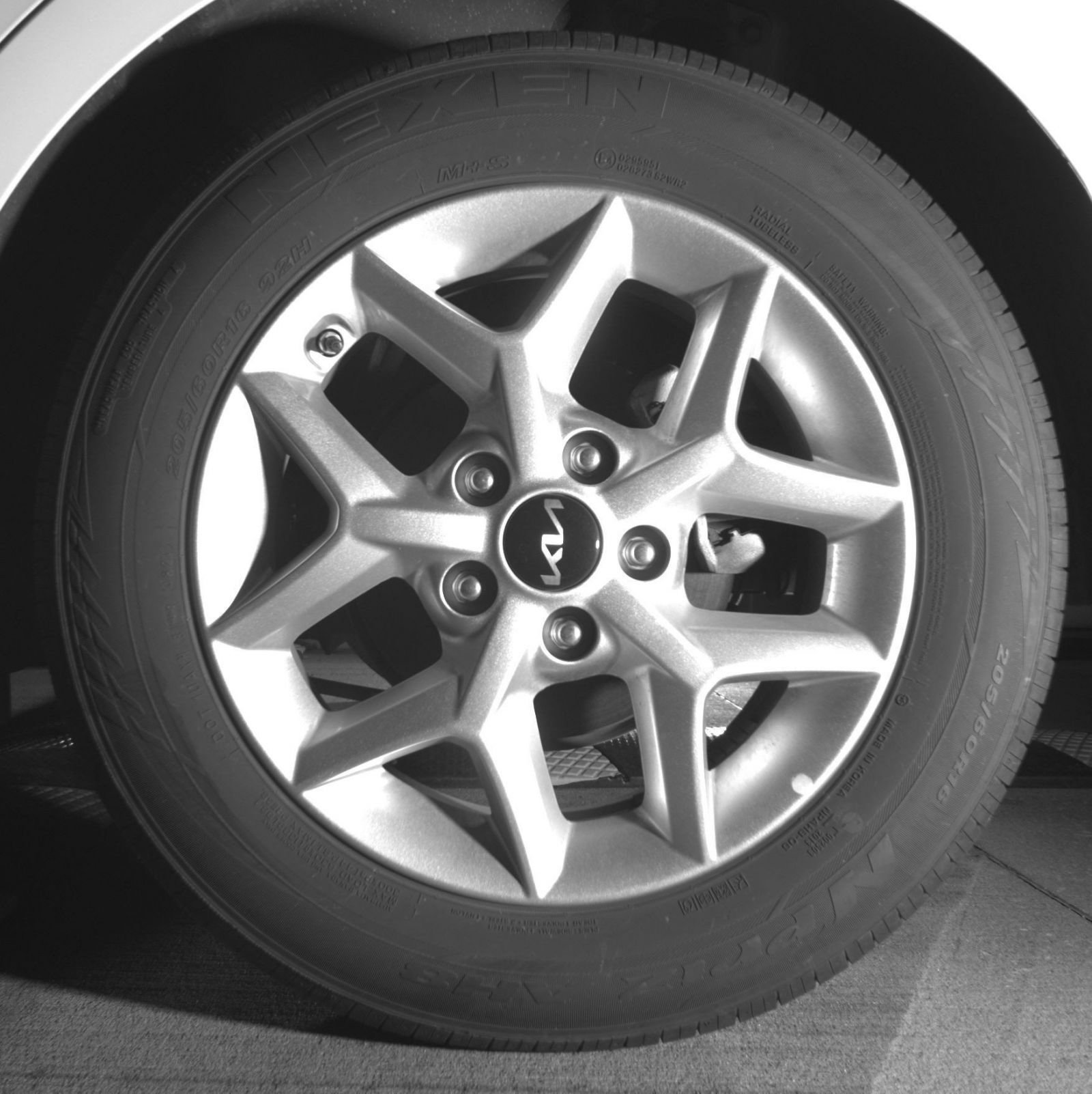 Used 2025 Kia Soul LX w/ LX Technology Package FWD image 17