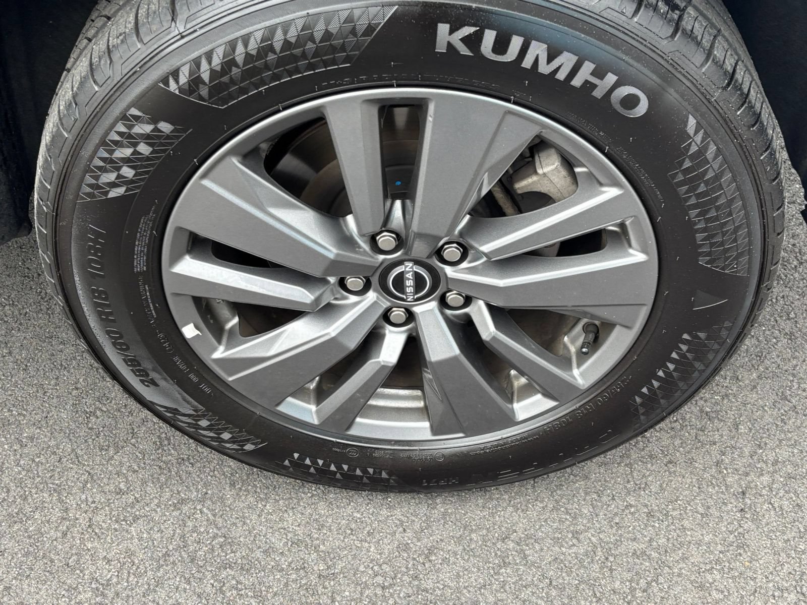Used 2025 Nissan Pathfinder SV FWD image 26
