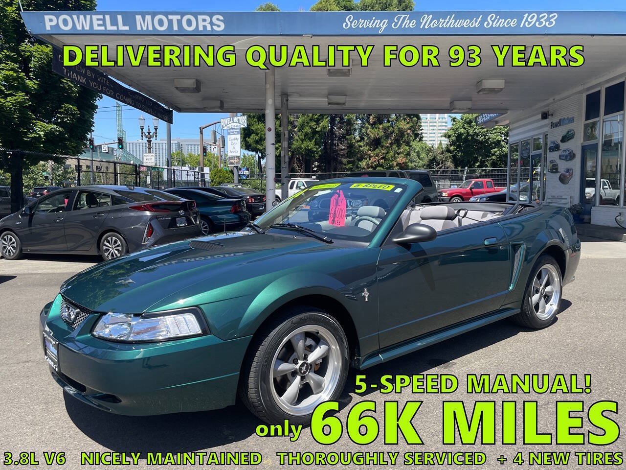 Used 2001 Ford Mustang Convertible RWD image 1