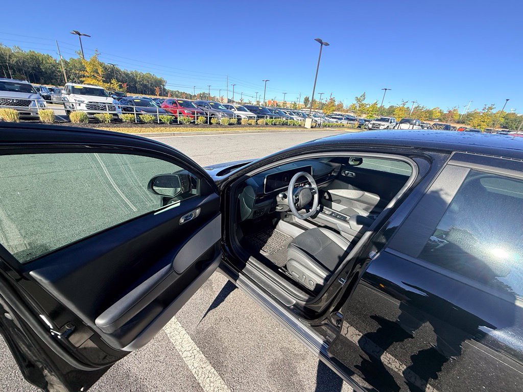 Used 2023 Hyundai Ioniq 6 SEL RWD image 8