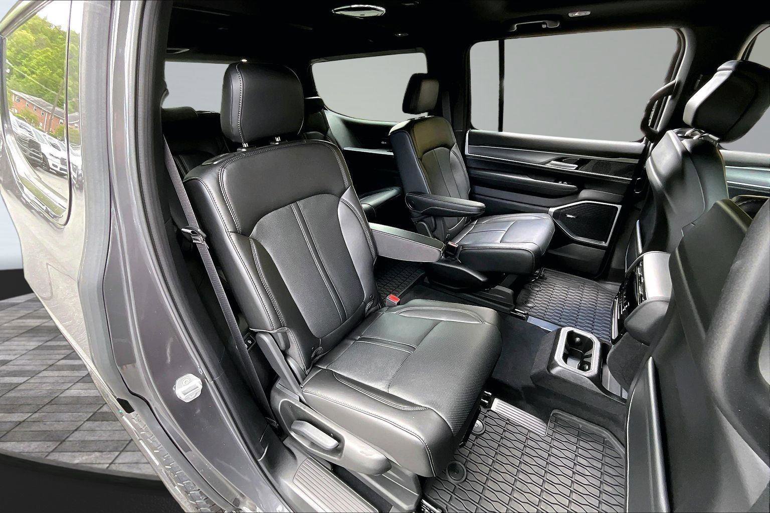 New 2026 Jeep Grand Wagoneer 4WD image 9