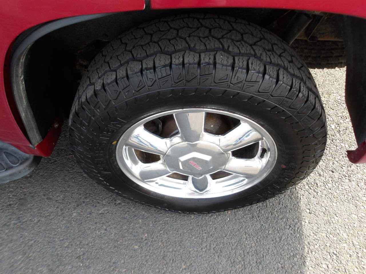 Used 2004 GMC Envoy SLT w/ Preferred Equipment Group AWD/4WD image 24