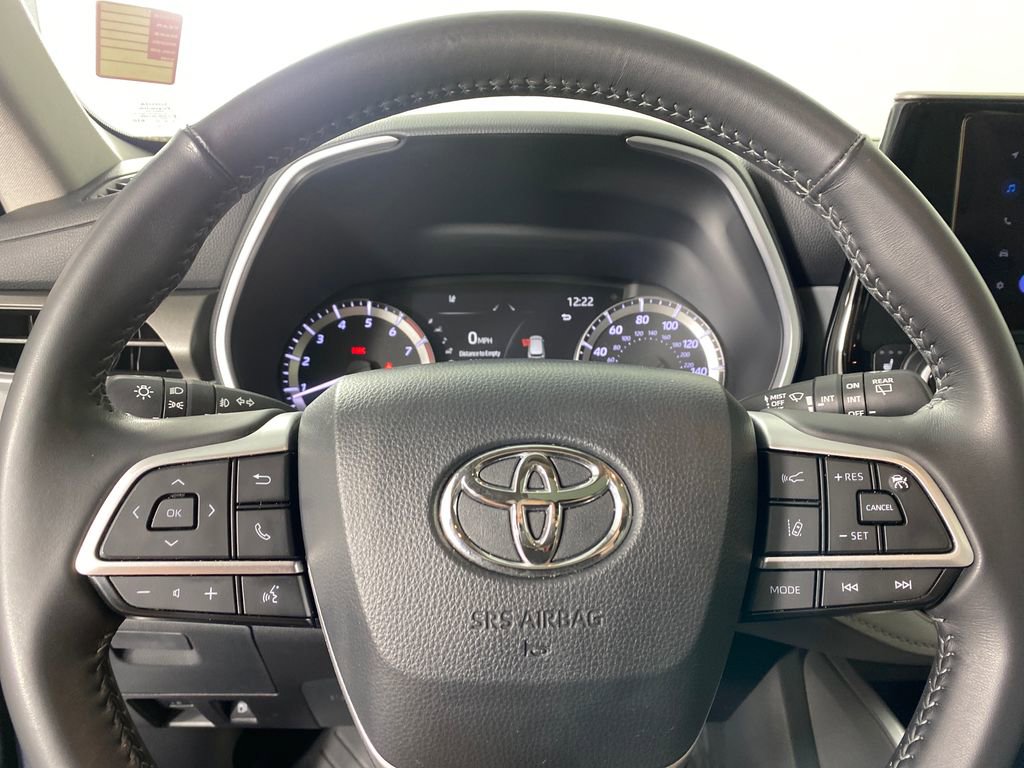 Certified 2024 Toyota Highlander XLE image 14