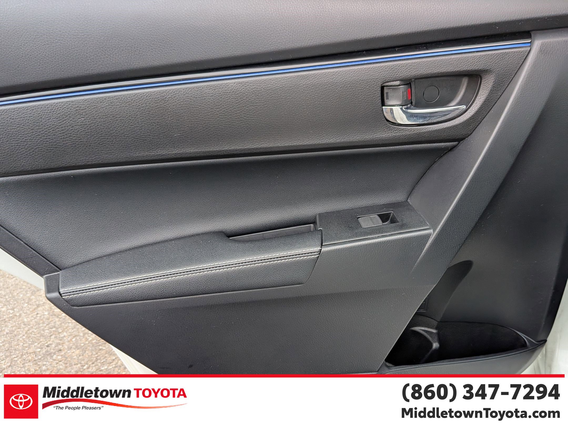Used 2019 Toyota Corolla SE w/ SE Premium Package FWD image 30