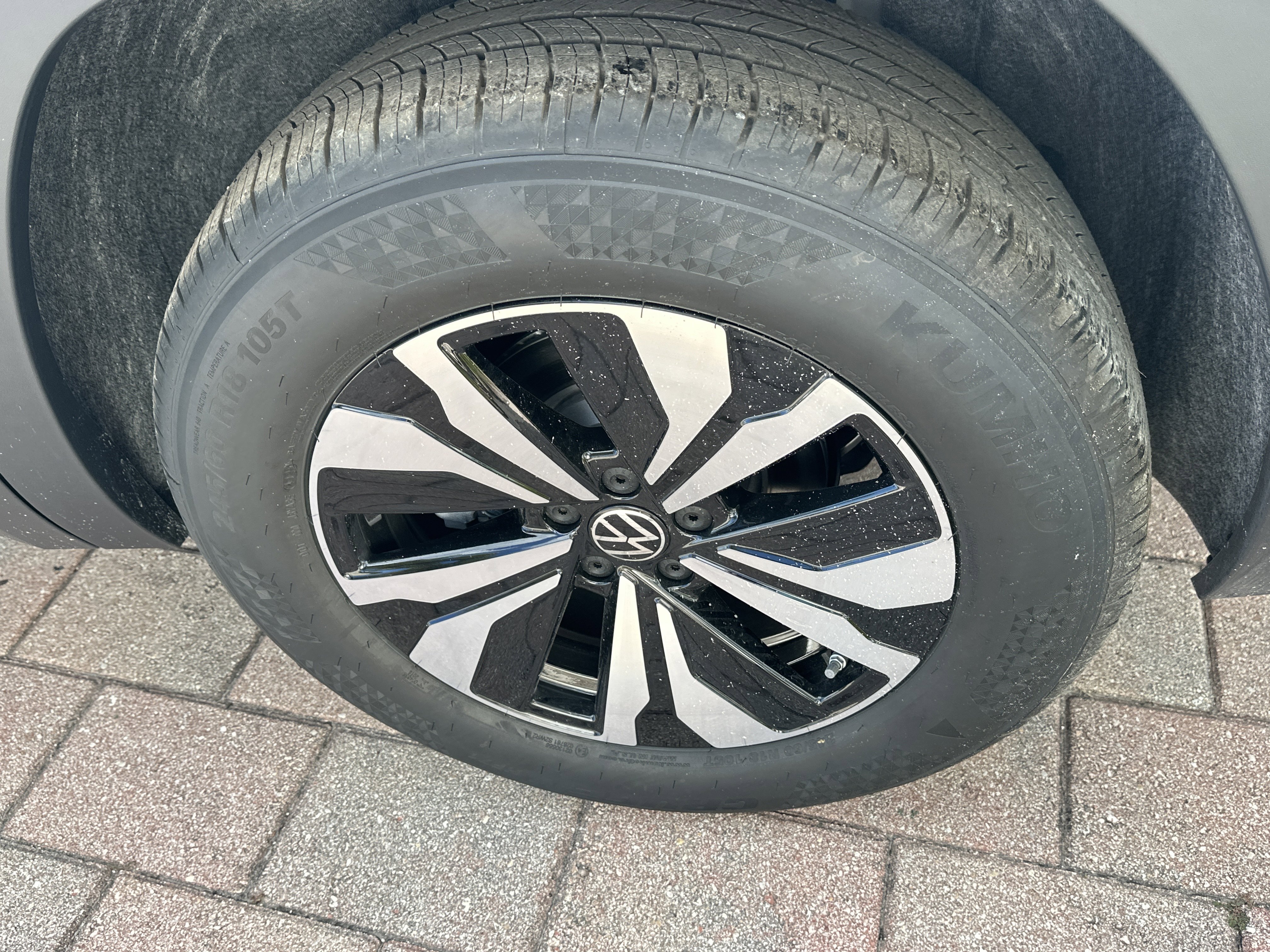 New 2026 Volkswagen Atlas SE image 10