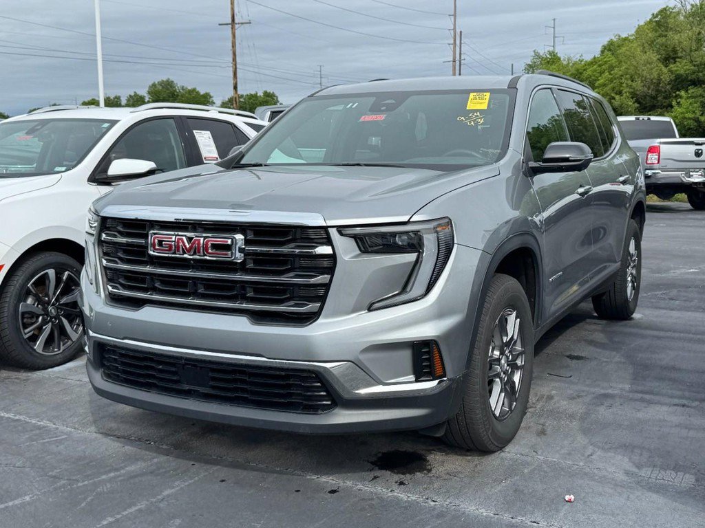 Used 2025 GMC Acadia Elevation FWD image 2