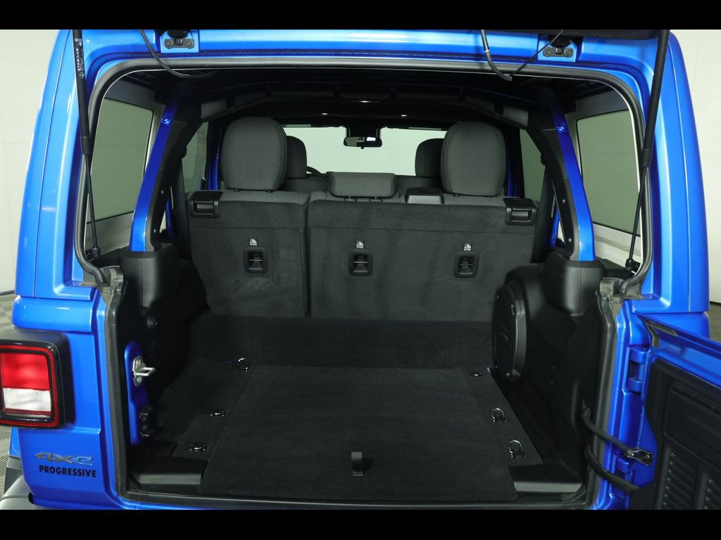 Certified 2024 Jeep Wrangler Unlimited w/ Convenience Group AWD/4WD image 12