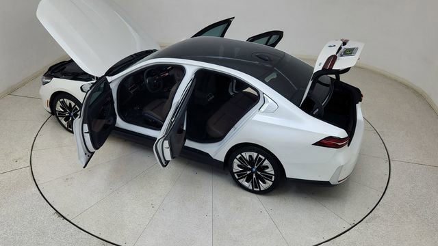 Used 2025 BMW i5 xDrive40 w/ Premium Package AWD/4WD image 89