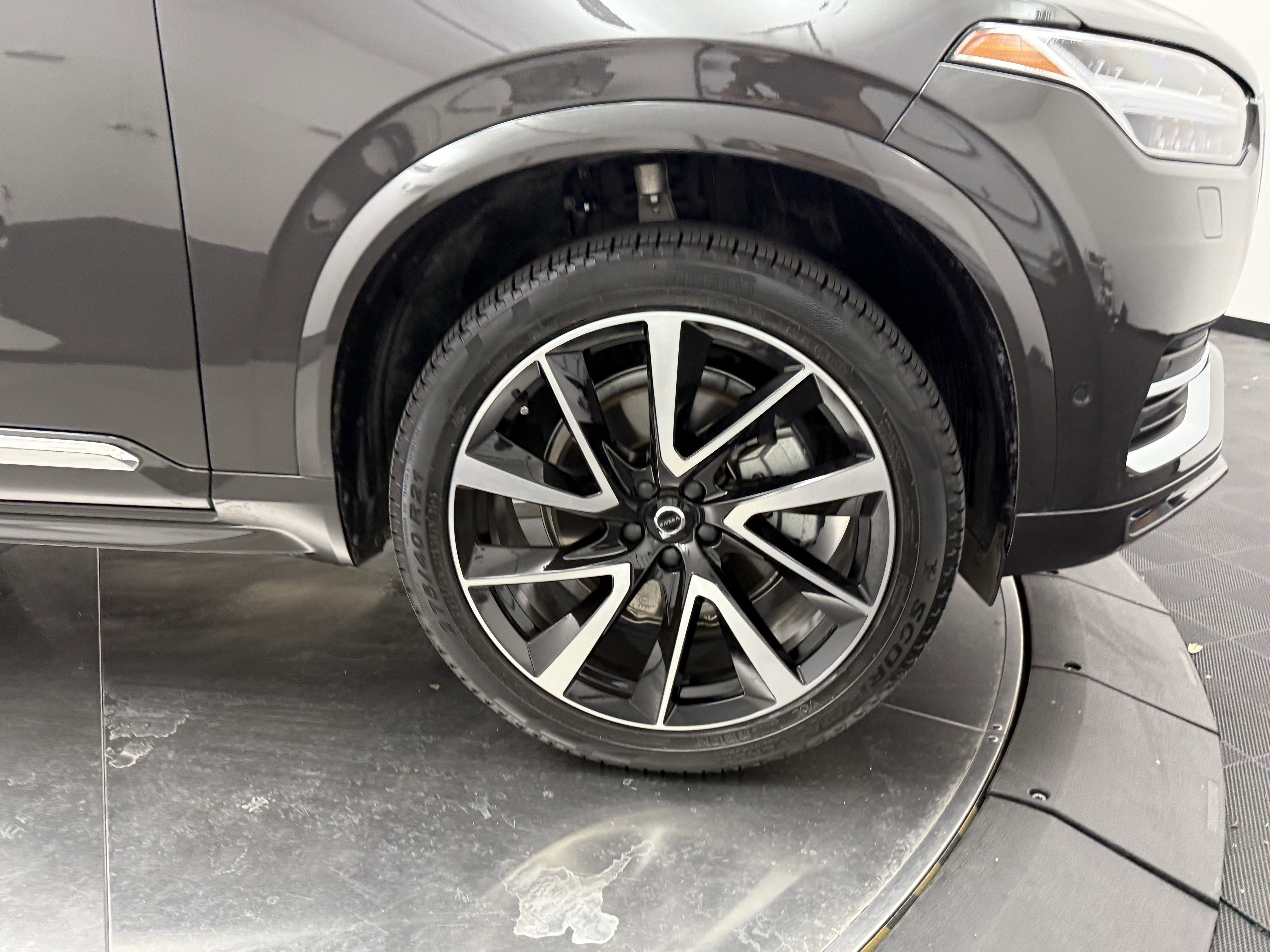 Certified 2023 Volvo XC90 B5 Plus w/ Protection Package Premier AWD/4WD image 9