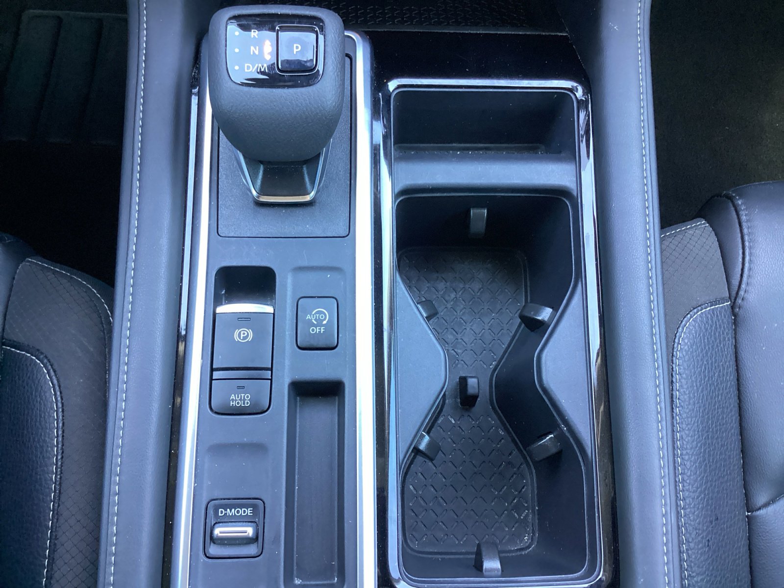 Used 2025 Nissan Pathfinder SL image 27