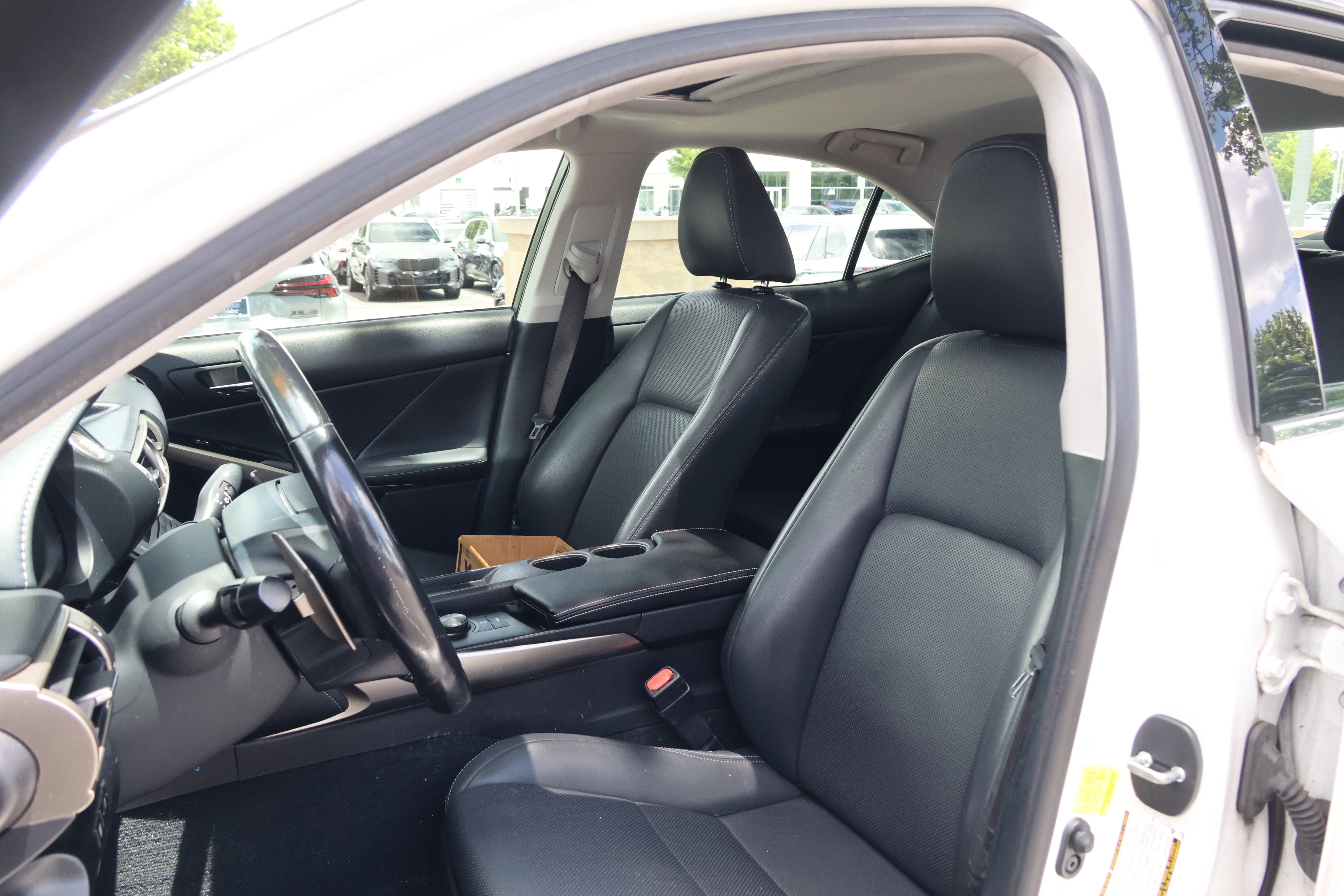 Used 2015 Lexus IS 250 RWD image 32