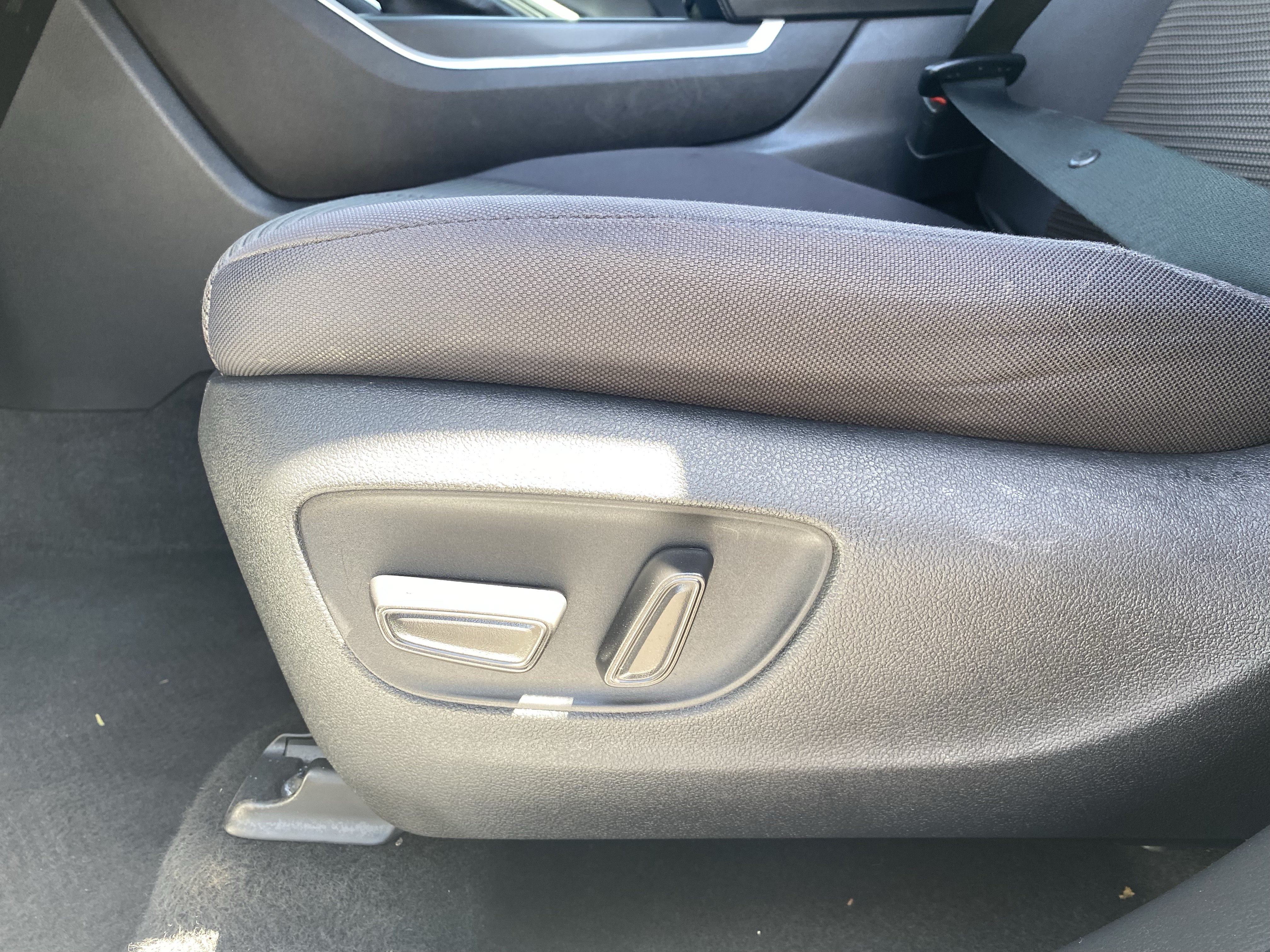 Used 2023 Toyota Highlander LE AWD/4WD image 22