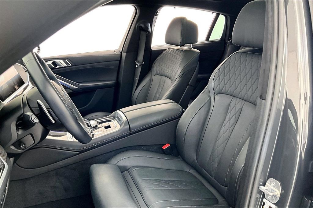 Used 2023 BMW X6 M50i w/ Executive Package image 31